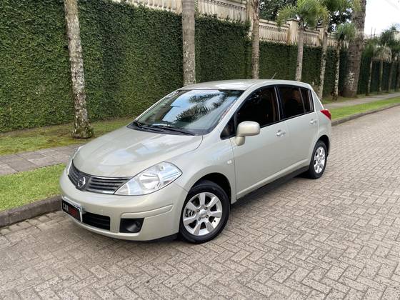 NISSAN TIIDA 1.8 S 16V GASOLINA 4P AUTOMÁTICO